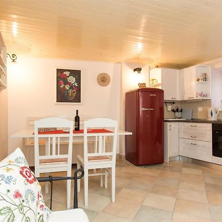 Holiday Home Smokovec Vrbnik Bagian luar foto