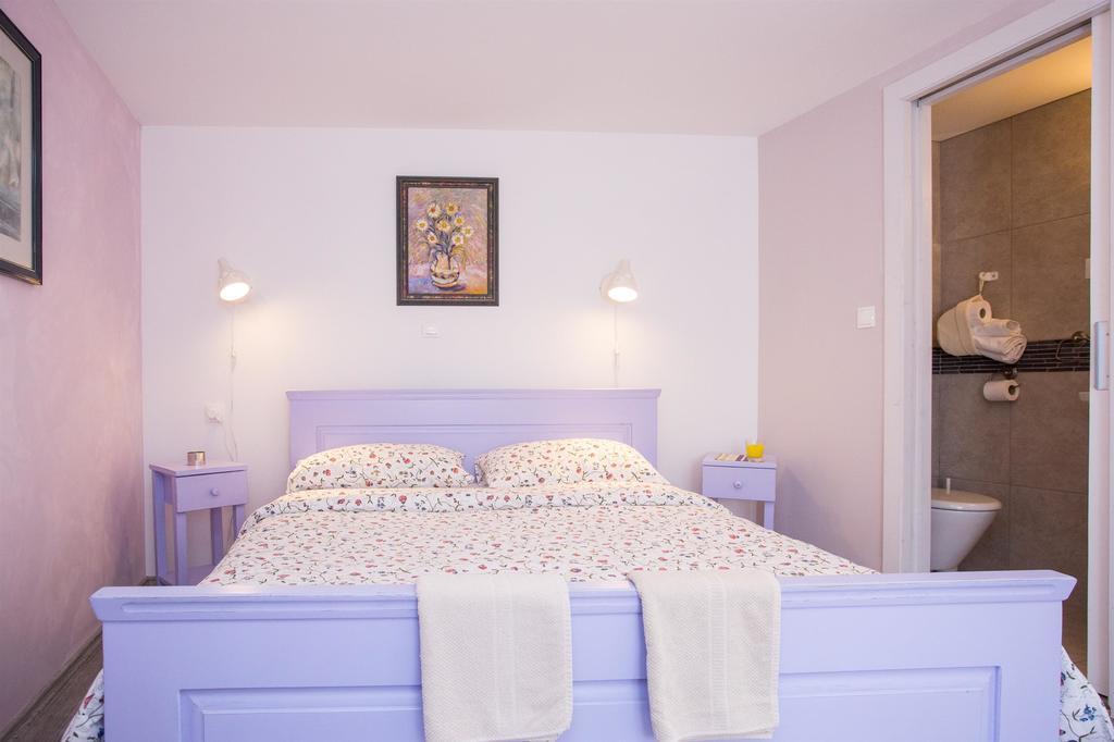 Holiday Home Smokovec Vrbnik Bagian luar foto