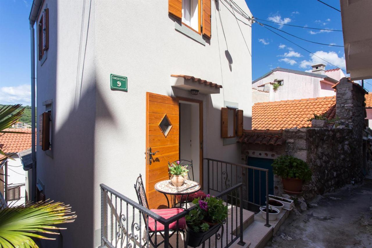 Holiday Home Smokovec Vrbnik Bagian luar foto